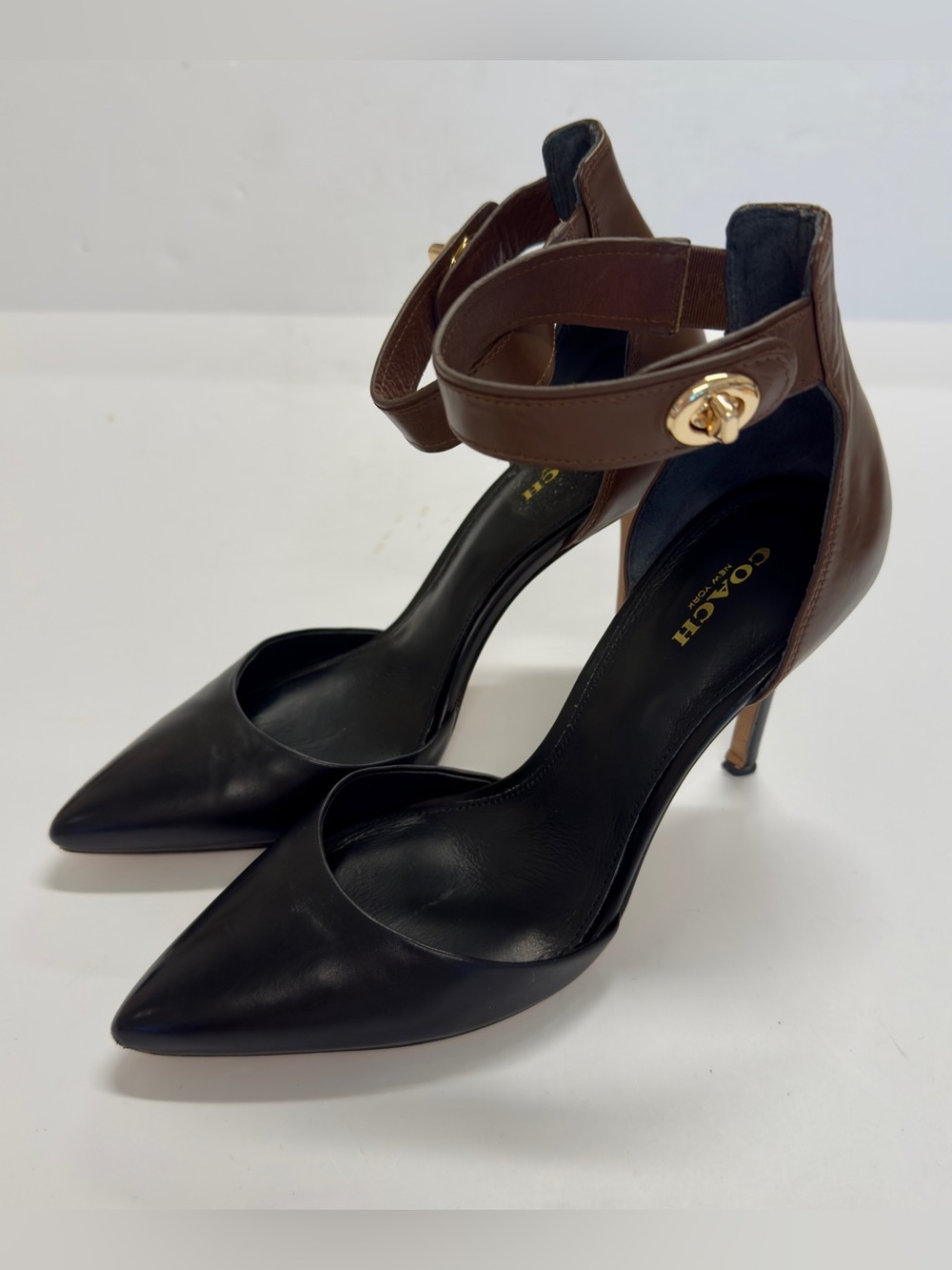 COACH Housten Black Pointed Toe Pumps Brown Turnlock Ankle Strap 9